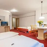 Alte Post 3*